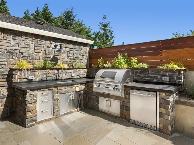 Outdoor kitchen